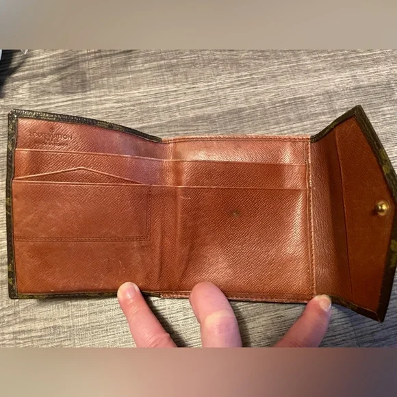 Louis Vuitton Monogram Elise Compact Wallet - Picture 4 of 6